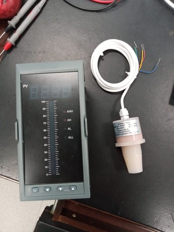 Χαμηλής ισχύος 3.3V εισροής IP68 αδιάβροχο 5m εύρος ανίχνευσης KUS600B υπερήχων αισθητήρα επιπέδου νερού με έξοδο RS485