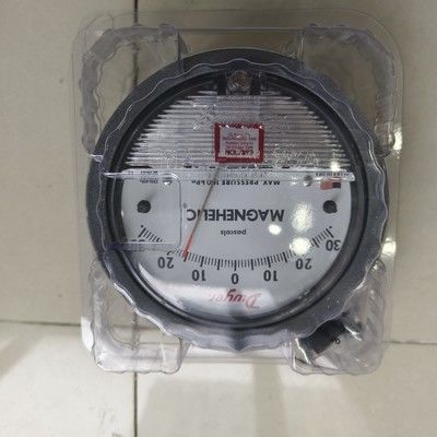 Μετρητής διαφορικής πίεσης Dwyer Magnehelic 2300-60PA με εύρος 60-0-60 Pa, ακρίβεια ±2% και περίβλημα IP67