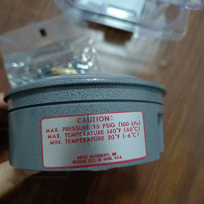 Dwyer Series 2000 Magnehelic διαφορικό μανόμετρο με 0-60 σε w.c. Εύρος ±2% Ακρίβεια και 1/8 NPT Σύνδεση