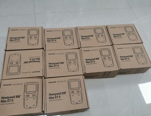 Ανιχνευτής Πολλαπλών Αερίων Honeywell BW Max XT II, Διάρκεια Μπαταρίας 8-13 Ώρες, Οπτικός Τύπος Συναγερμού για Βιομηχανική Ασφάλεια